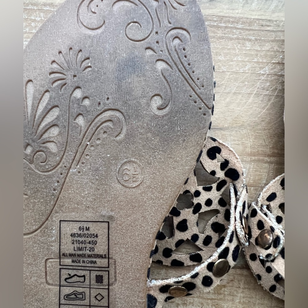 Pierre Dumas Cheetah Print Thong Slip on Sandal Size 6.5 - Picture 6 of 8